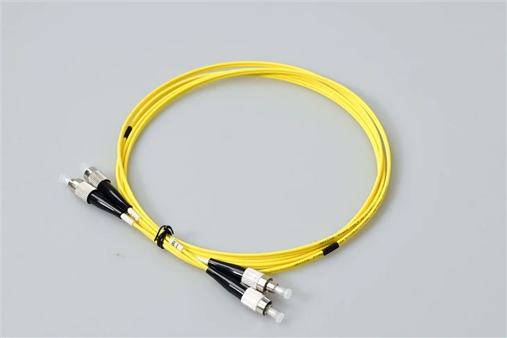 FC UPC Single Mode 9/125 Simplex Patch kabel 2,0 mm žlutý PVC plášť