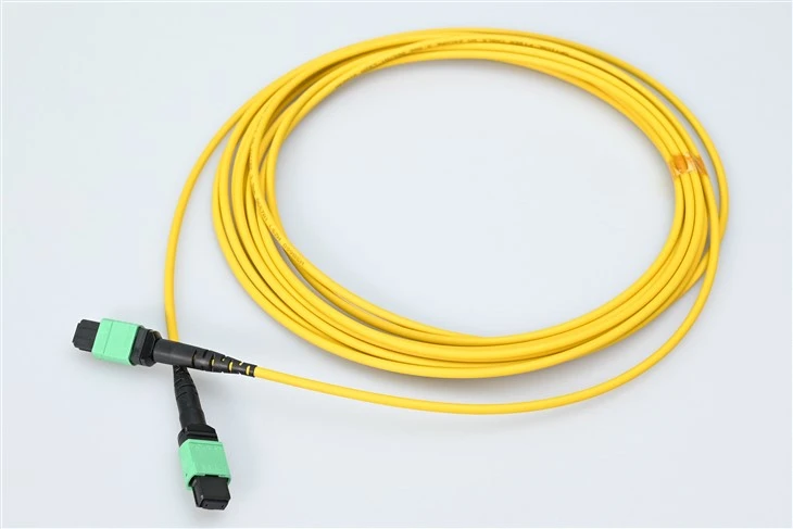 MTP MPO Fiber Patch Cord SM SX ŽLUTÝ